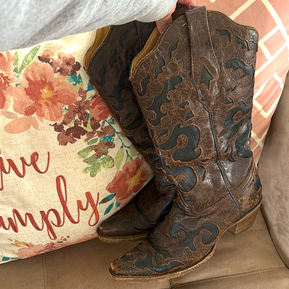 Corral boots